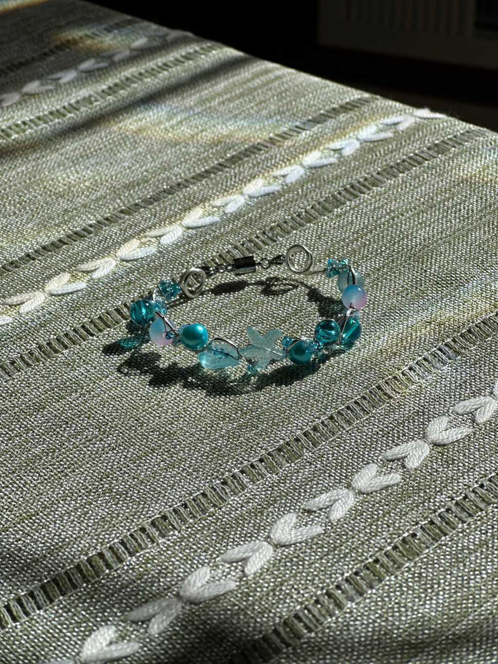 Mermaid Core Starfish Bangle - Handmade Wire Wrapped Bracelet with Magnetic Clasp